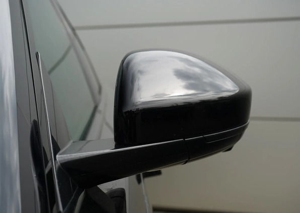 Land Rover Range Rover Velar cena 199000 przebieg: 83672, rok produkcji 2018 z Szczawno-Zdrój małe 301